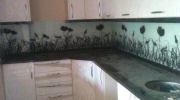 MUTFAK TEZGAH ARASI CAM